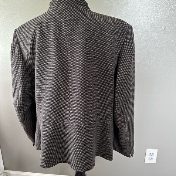 John Meyer collection women’s size 22W front zip jacket,‎ black, and white color - Picture 5 of 13